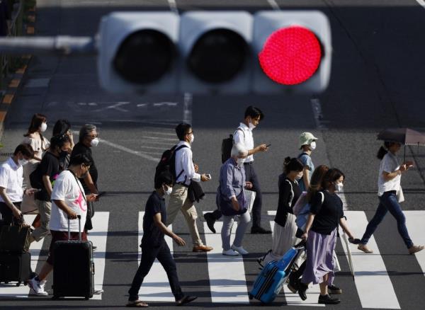 日本每日新冠病毒感染人数连续第三天刷新纪录