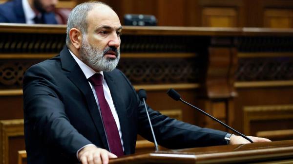 Demo<em></em>nstrators reacted to statements by PM Pashinyan to parliament that he wanted to sign a peace deal with Azerbaijan.