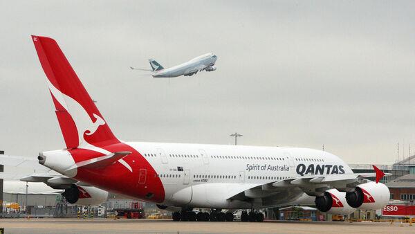 Qantas airline seeks HQ bosses to handle baggage amid acute staff shortages