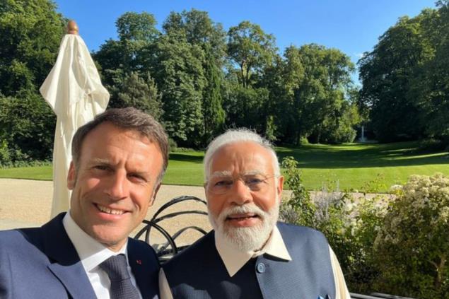 PM Modi, Macron Showcase Strong India-France Ties with 'Friends Forever' Selfie